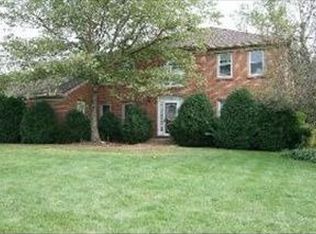 2 Aho Dr, Hawthorn Woods, IL 60047