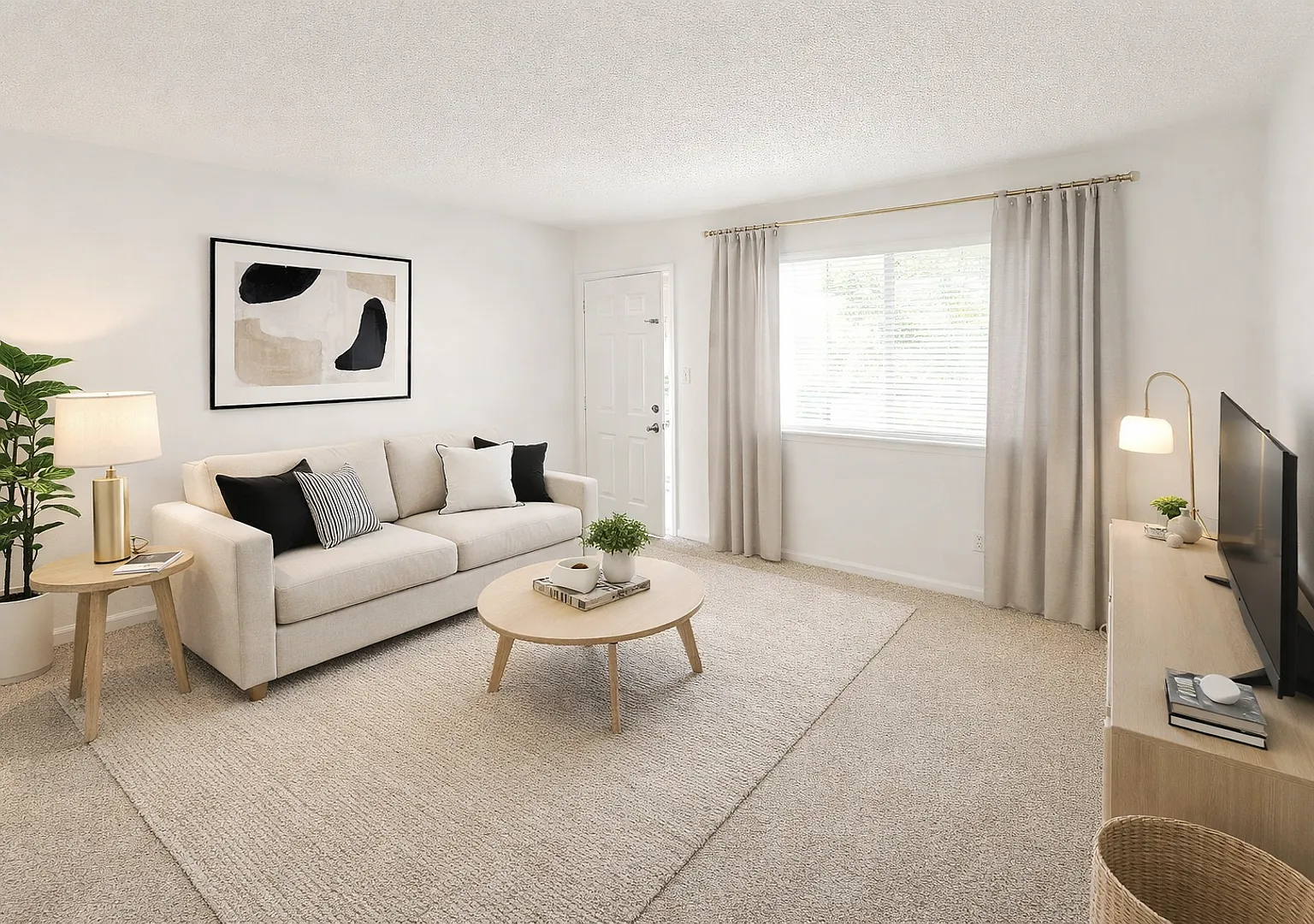 True 1 Bedroom Overlooking Doak Campbell — Photo 1