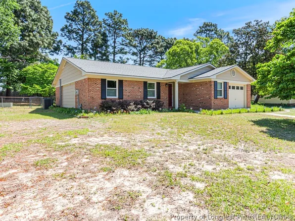 5714 Crenshaw Dr, Hope Mills, NC 28348