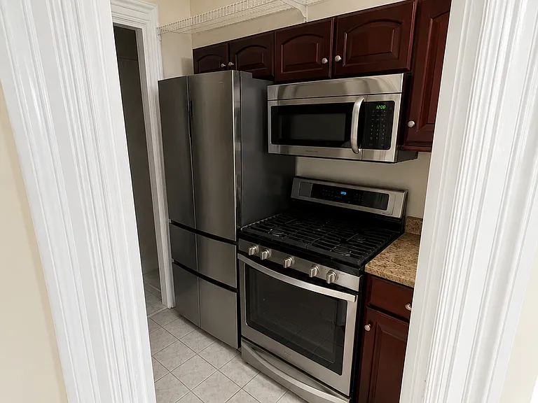 305 Beacon St #3 — Photo 3