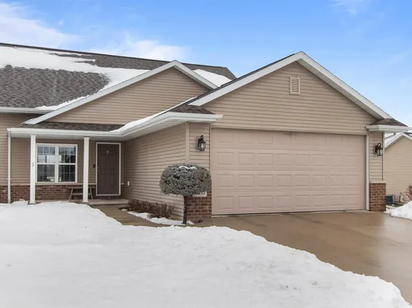 520 Coonen Dr, Combined Locks, WI 54113
