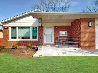 407 N Kenneth Ct, Glenwood, IL 60425