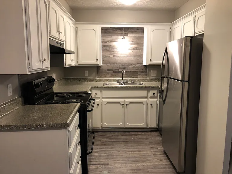 Rock Canyon Apartments — Photo 15