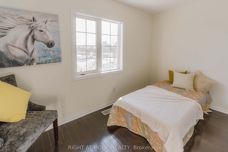 Ajax House for rent - 4 Bedrooms — photo 16