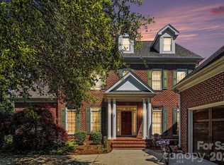 7609 Windaliere Dr, Cornelius, NC 28031