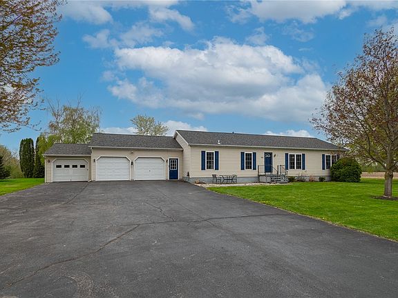 3rd image of 588 Marshall Rd