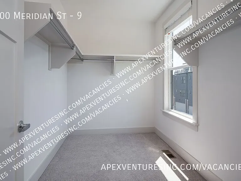 900 Meridian St #9 — Photo 11