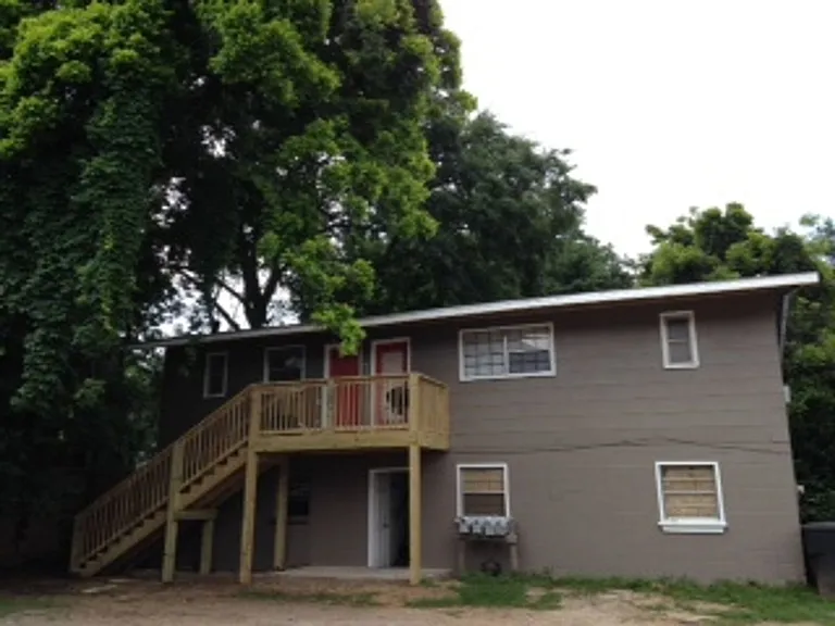 110 S Franklin Blvd — Photo 8