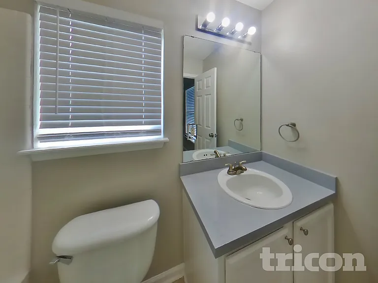 340 Shamrock Ave S — Photo 12