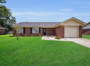 1458 Flo Zechman Dr, Hinesville, GA 31313