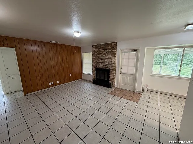 161 Lost Forest St — Photo 3