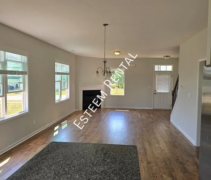90 Greenview St — Photo 7