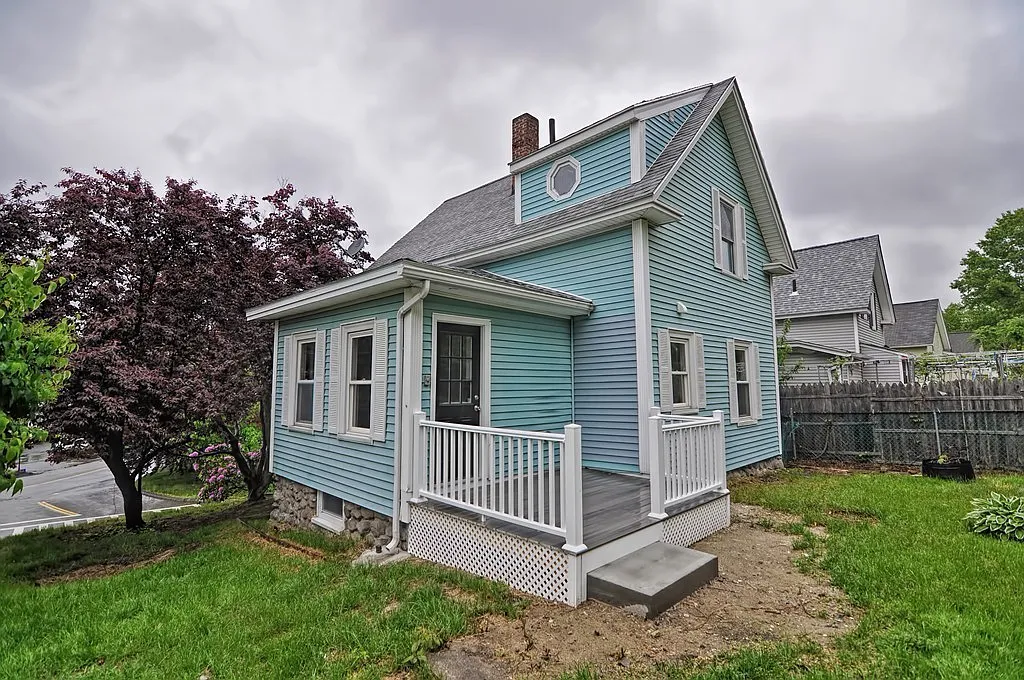 Building Photo - 72 Brooks St #1