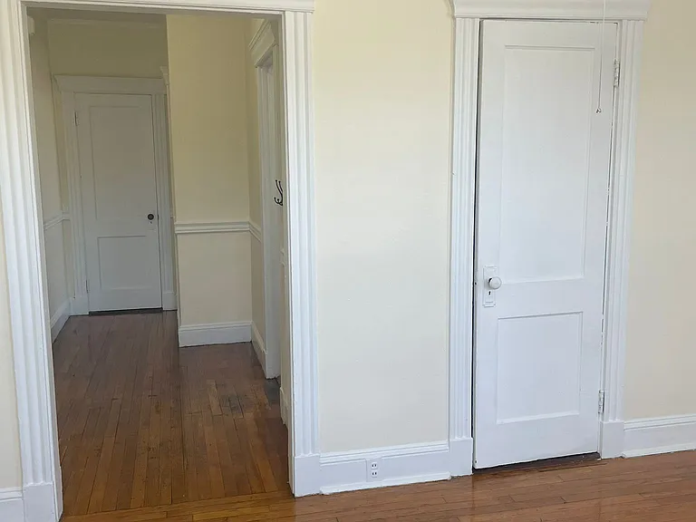 352 Riverway #22 — Photo 4