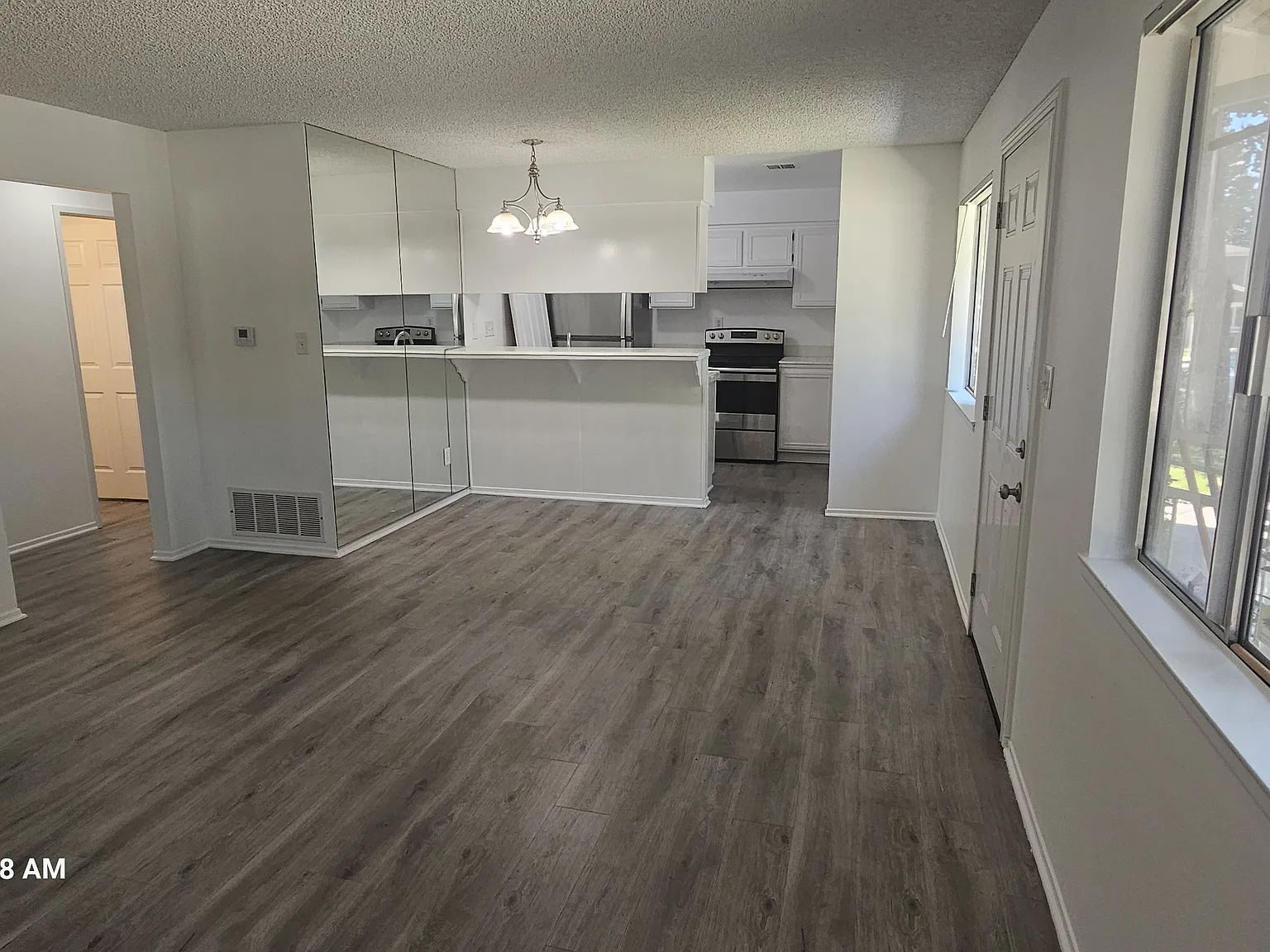 2 bed, 950 sqft, $2,595 — Photo 3