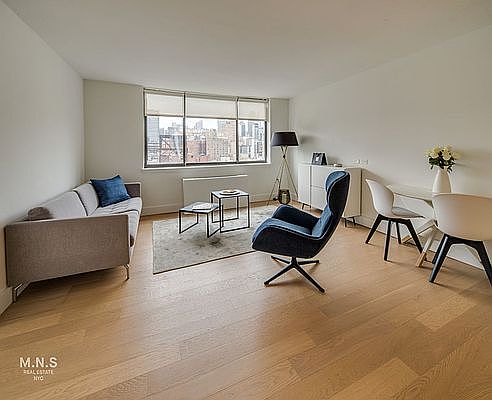 1st image of 250 W 19th St APT 6B
