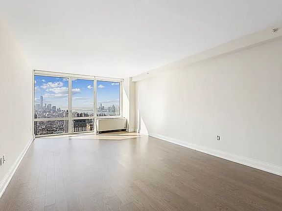 2nd image of 125 W 31st St APT 51G