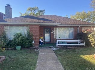 6830 Glades Ave, Saint Louis, MO 63139