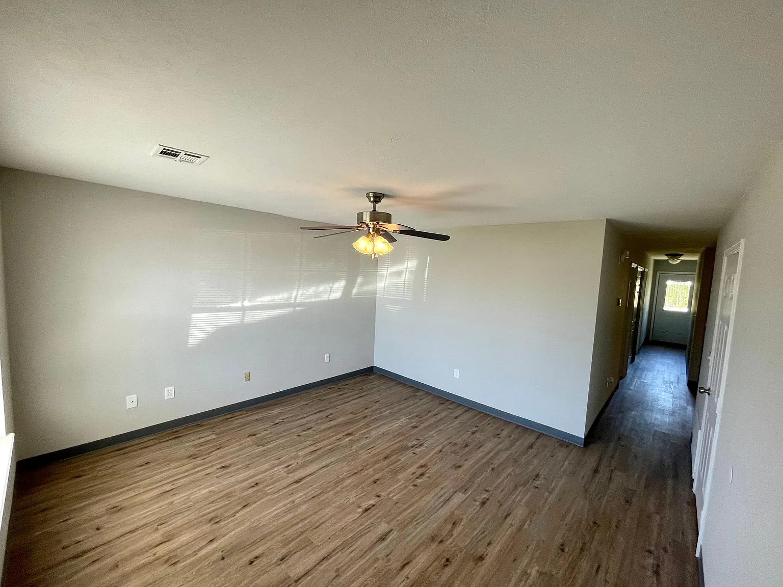 2 bed, 965 sqft, $1,000 — Photo 3