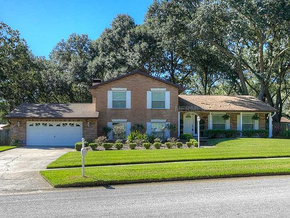 2nd image of 2505 Regal Oaks Ln