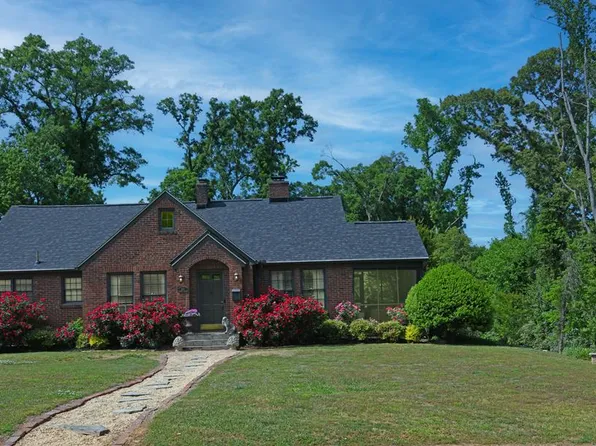 207 Melrose Ter, Greenwood, SC 29649