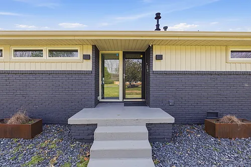 916 Berwick Trl Photo 1