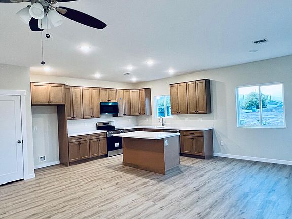 4th image of 1582 W Stone Willow Dr