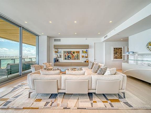 3rd image of 5775 Collins Ave #Cu-703