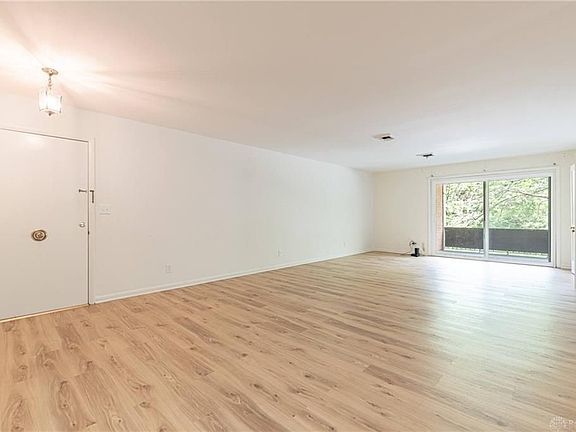 3rd image of 3401 Southdale Dr APT 5