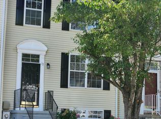 17 Versailles Ct, Newark, DE 19702