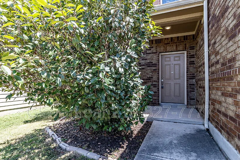 4 bed, 2.5 bath, 1962 sqft, $1,825 — Photo 4