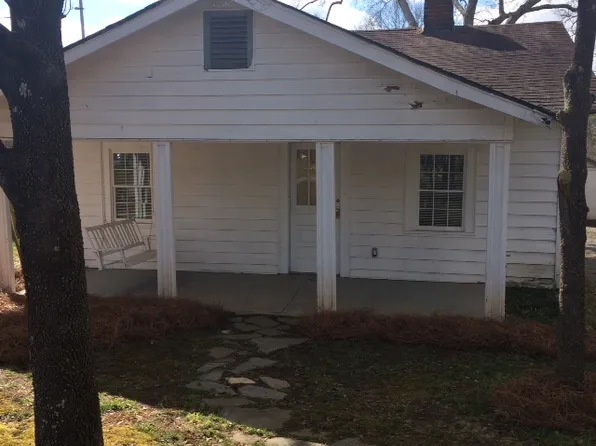 524 Barrington Dr, Roswell, GA 30075