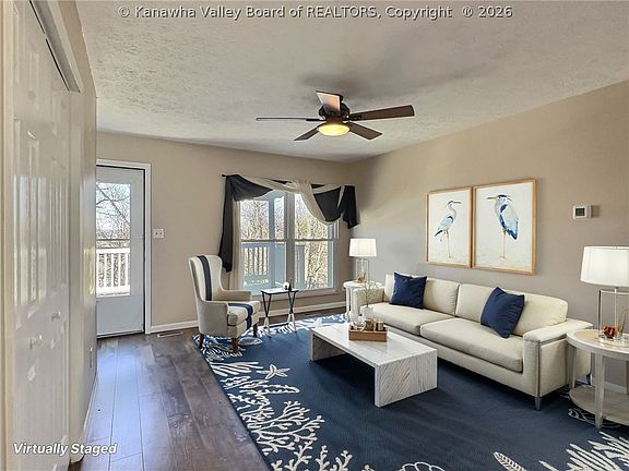 3rd image of 322 Grandview Dr