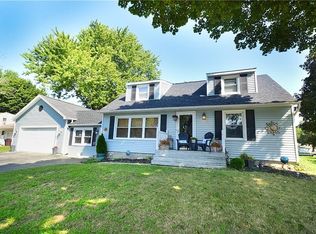 399 Harvest Dr, Rochester, NY 14626