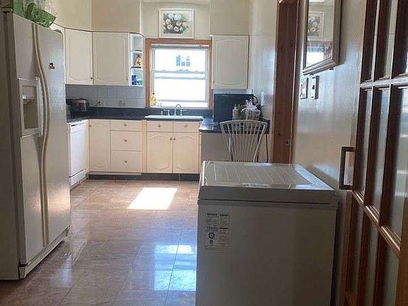 2nd image of 17136 Bagley Ave