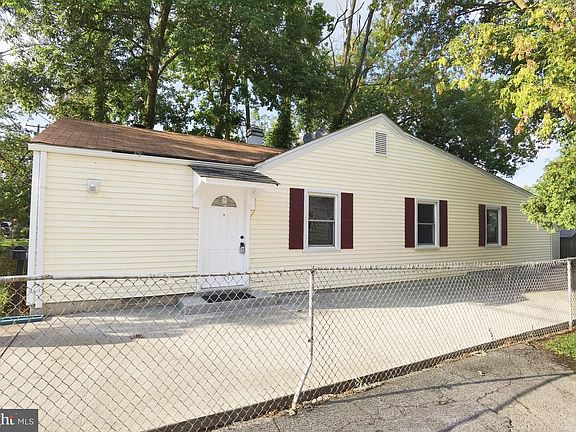 3rd image of 511 N Horners Ln