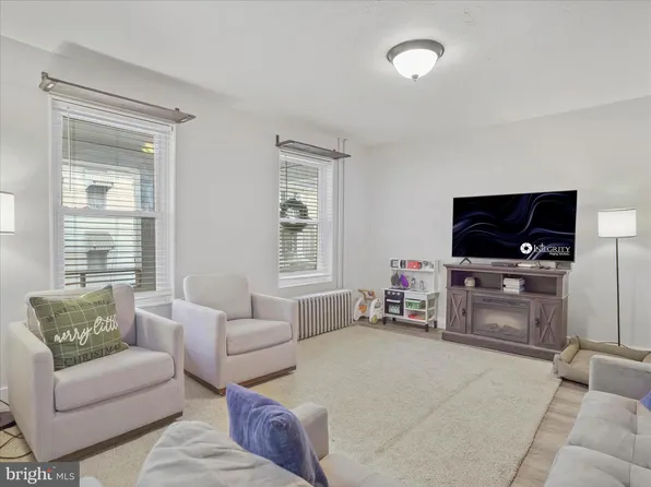 133 N Church St, Waynesboro, PA 17268