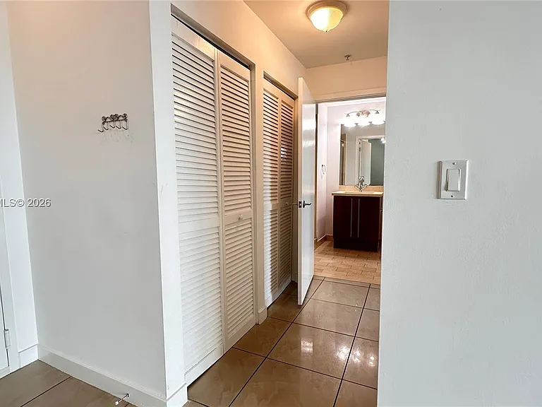 79 SW 12th St #1102 — Photo 7
