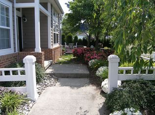 2 Cypress Point Ln, Monroe Township, NJ 08831