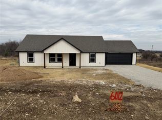 6012 Piper Anne St, Azle, TX 76020