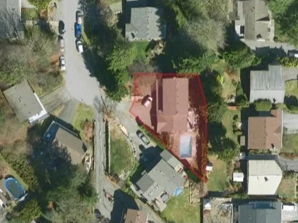 999 Ogden St, Coquitlam, BC V3C 3P2