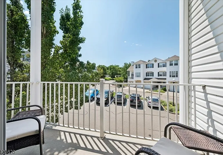 82 Hancock Dr — Photo 17