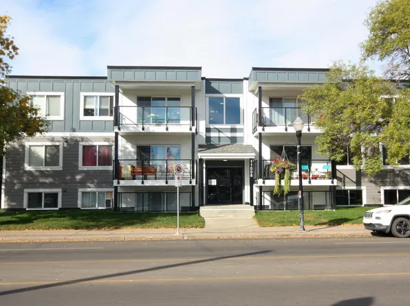 11008 124th St NW #1, Edmonton, AB T5M 0J4