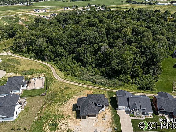 3rd image of 7125 Spring Creek Dr