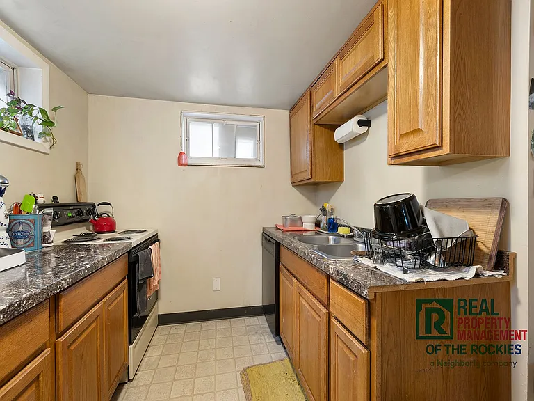329.5 Edwards St — Photo 9