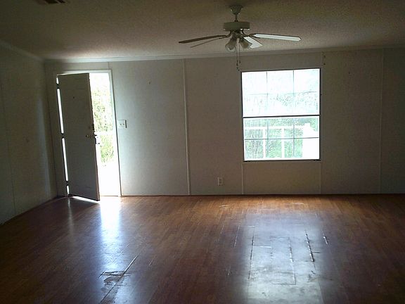3rd image of 840 Rose Rd