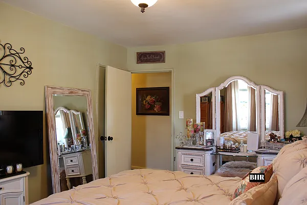 Sold by Bright Horizons Realty | media 32