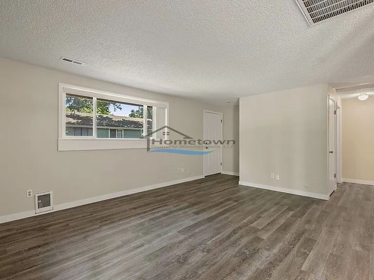 342 W Davidson Ave — Photo 6