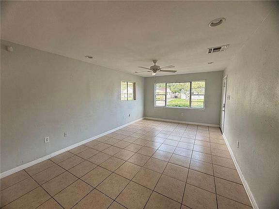 4th image of 4734 Galahad Dr