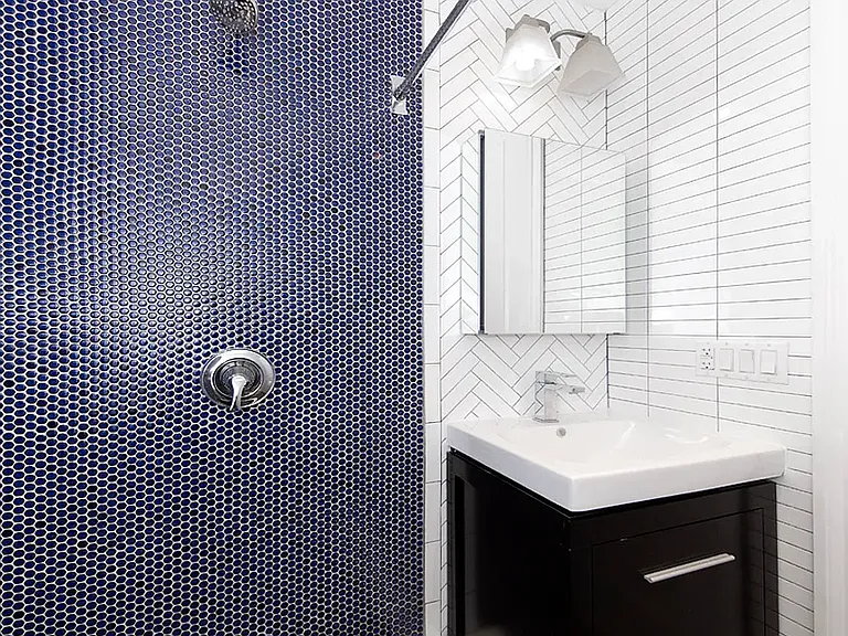 51 W 11th St #R2 — Photo 10
